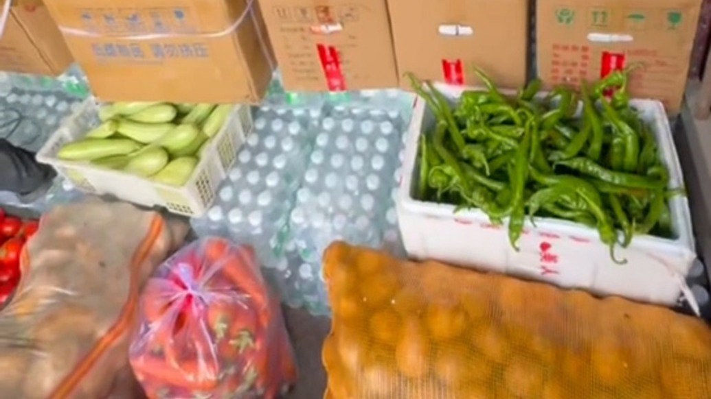 “能幫一點(diǎn)是一點(diǎn)”，女子自費(fèi)1.3萬(wàn)元買物資送至榕江災(zāi)區(qū)