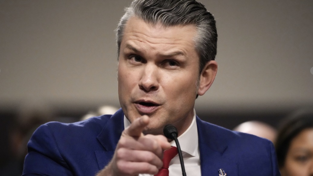 媒體質疑襲擊伊核設施效果，美防長咆哮回應：你們對特朗普的敵意刻在DNA里