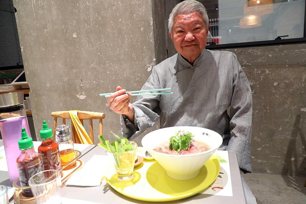 沈嘉禄谈蔡澜：他是老顽童，为我们带来了“美食打卡”