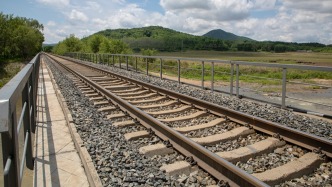 上海铁路监管局：多家铁路承建单位未按工程设计图纸施工被处罚