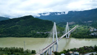 關(guān)鍵“一橫”，挑起中西部“兩個(gè)圈”