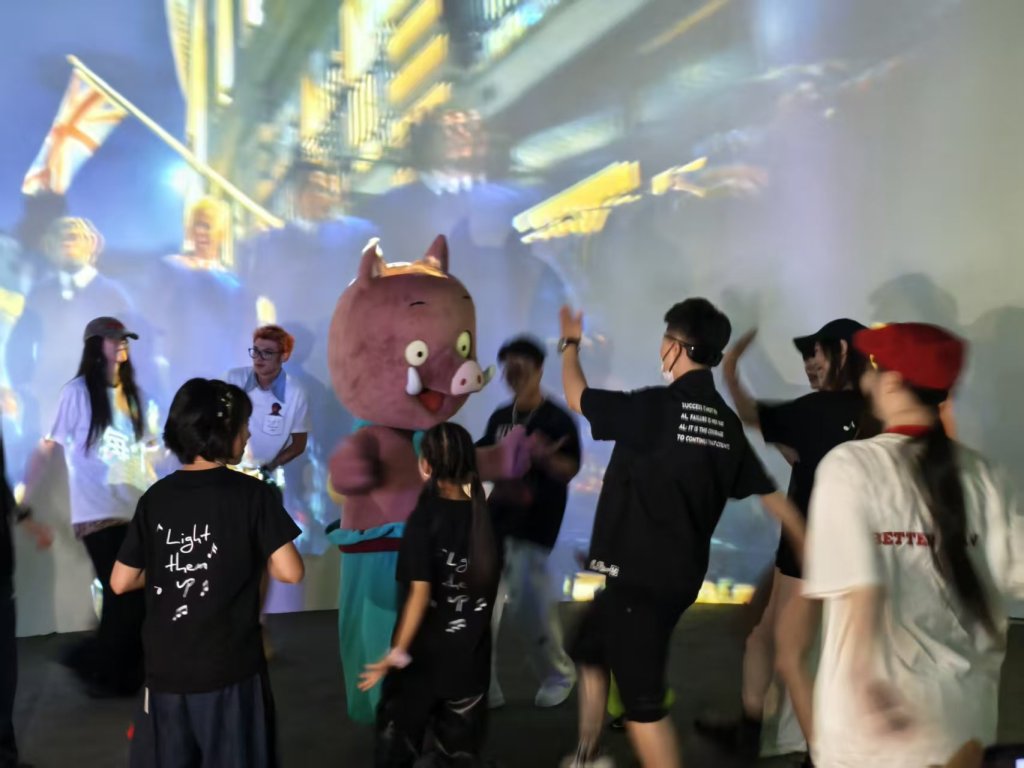 《更好的我》首映，原型罗比·威廉姆斯表白中国观众