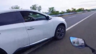 環(huán)海南島摩旅被私家車逼停？儋州交警發(fā)布情況通報