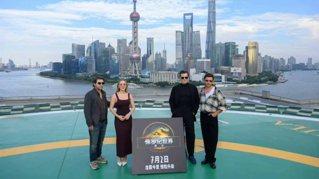 “你好，上海！” 寡姐來了