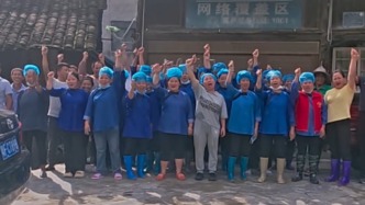 柔肩擔(dān)重任，榕江“娘子軍”自發(fā)組建義務(wù)后勤團(tuán)，助力災(zāi)后重建