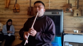 感知幸福中国新疆行｜阿勒泰29岁图瓦人：建木屋、吹绰尔，收入是秘密，生活甜蜜蜜