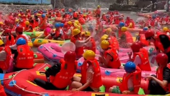 鲁山县一漂流景区因暴雨天气停漂，此前河南已有多家景区紧急闭园