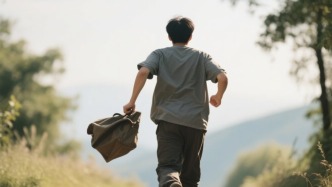 警惕“職業身份成癮”：不談頭銜與職務，你是誰？