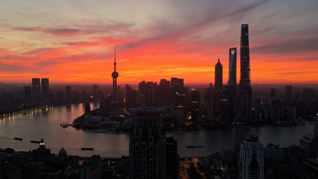 見過凌晨四點(diǎn)多的上海嗎？今日的朝霞美如畫