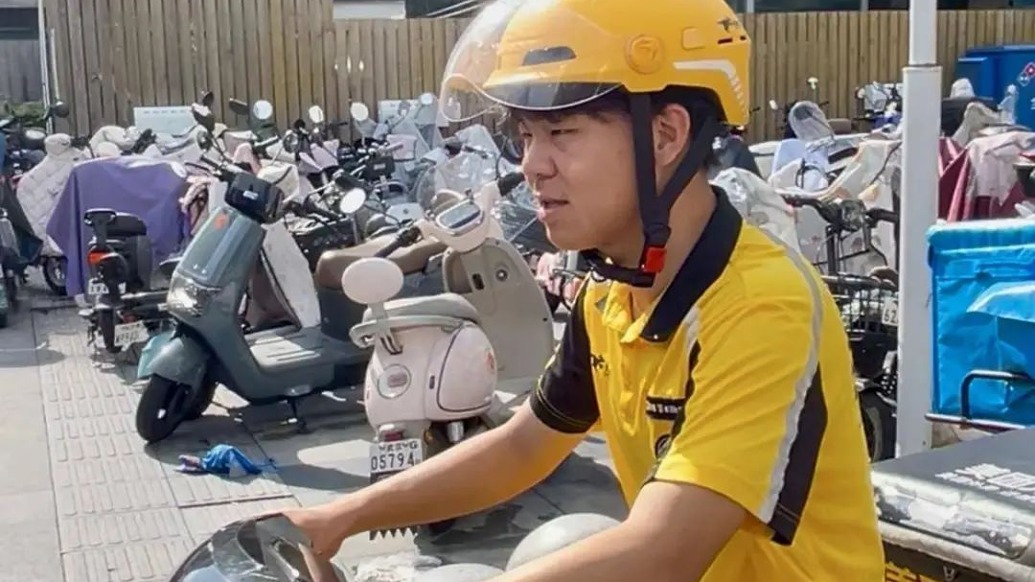 有望被北科大錄取后他趁假期送外賣:不躺平,賺錢買樂器到大學(xué)組樂隊