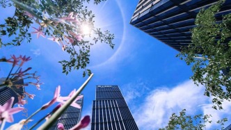 上海天空出現(xiàn)超大日暈，太陽戴上“彩虹美瞳”