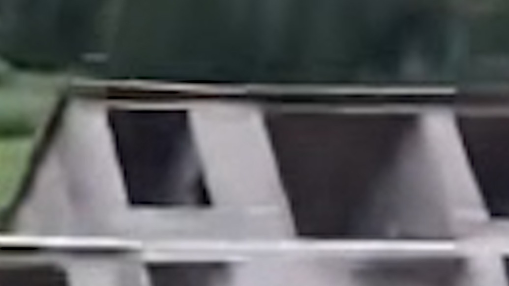 廣西百色一棟5層自建樓垮塌滑進(jìn)河中,村干部:房主未入住,現(xiàn)場已提前管控