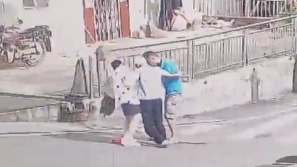 退役不退責(zé)！河源老兵街頭“扶一把”，路人接力暖人心