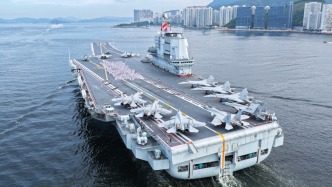 第1現(xiàn)場 | 香江艦影： 海軍山東艦航母編隊抵達(dá)香港