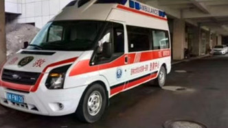 “黑救護(hù)車(chē)”攜氧不足兩次加氧患者轉(zhuǎn)院途中身亡，母親稱(chēng)48萬(wàn)賠償款仍未給