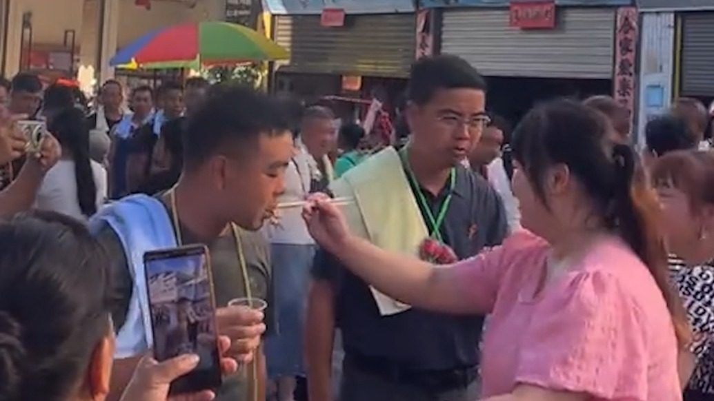 “用我們最樸素的方式致謝”，救援人員返程，榕江居民送來紅雞蛋