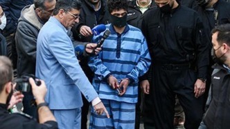 明查｜摩萨德间谍被处决前戴镣铐游街？实为大学生遇害案重建现场