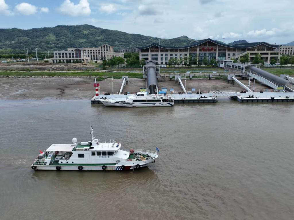 福建启动船舶防台二级响应：台风“丹娜丝”预计明日最大风力达12级