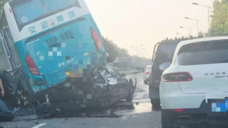 青岛城阳公安：高架桥发生多车追尾相撞事故，造成1死1伤