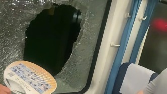 這事兒｜關(guān)于K1373列車砸窗通風(fēng)的討論，沒有因廣鐵長沙客運段的通報而淡去
