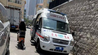 青岛大学一宿管员被曝校内中暑身亡，其管理的学生宿舍也没装空调