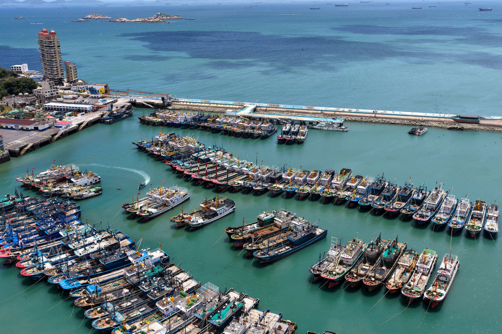 台风“丹娜丝”北上：宁德沿海客渡船停航，海上项目停工