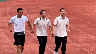 十堰兩盲人按摩師堅(jiān)持跑步，晨練市民：我們更不該睡懶覺