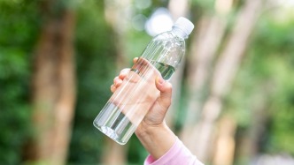 鍛煉時補水，運動飲料比白開水更好……是真是假？｜謠言終結(jié)站