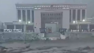 西藏吉隆口岸泥石流已致我国一侧11人失联，尼泊尔一侧6名中方人员失联