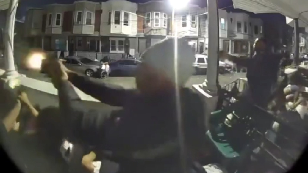 费城枪击案致3死10伤：多名枪手无差别扫射，民众惊慌挣扎