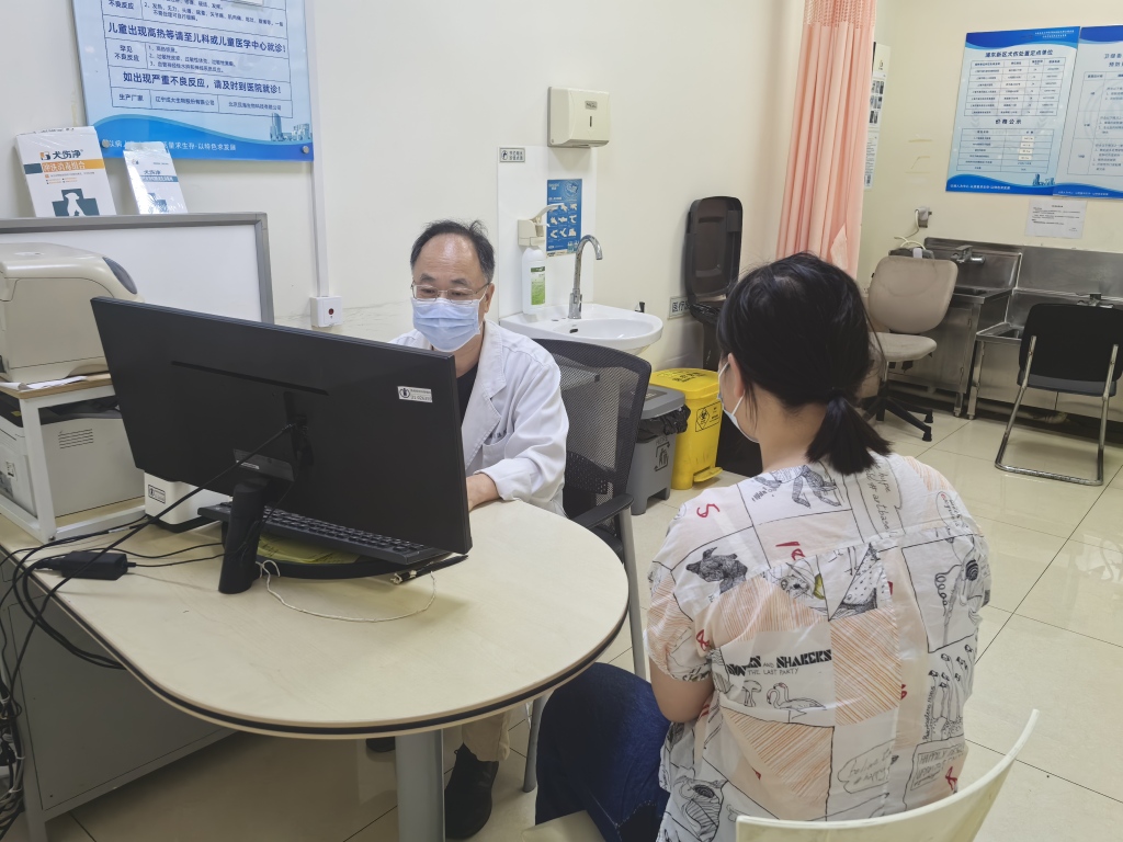 高温天宠物咬伤比例升高，上海多家医院犬伤门诊迎来就诊高峰