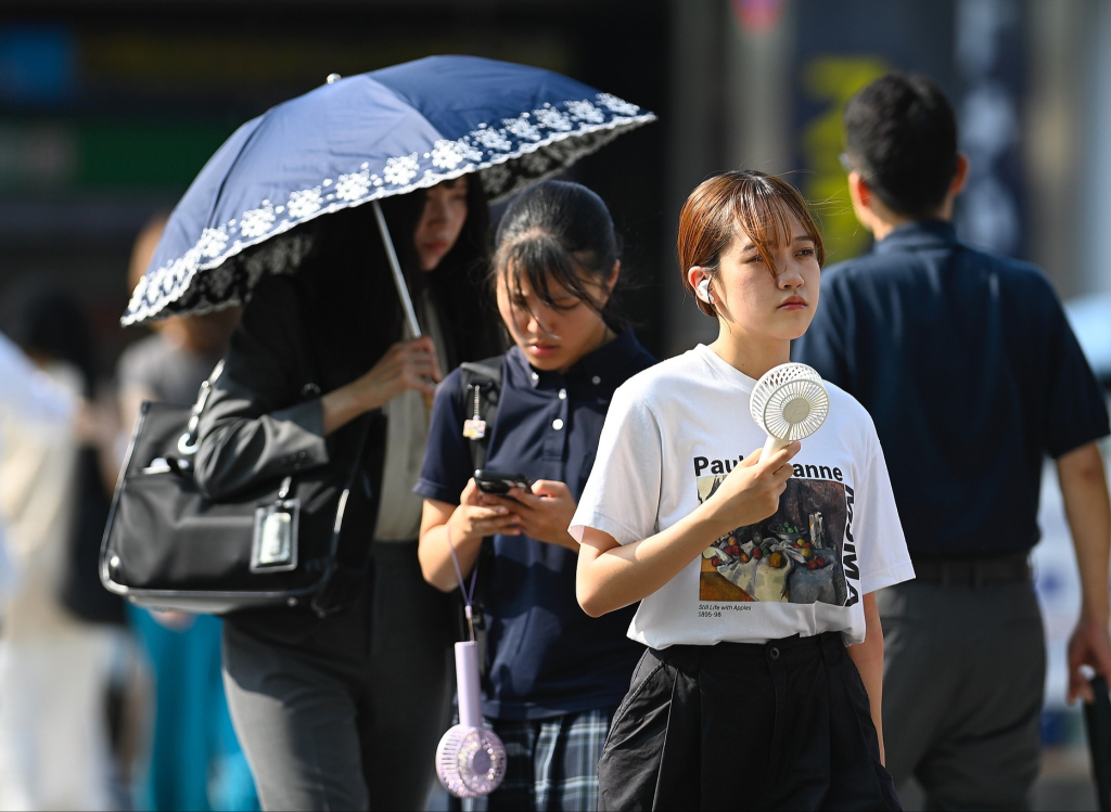 城事·战高温 | 全球热浪提前来袭，气候警钟再响