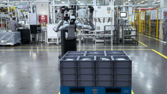 機器人在上海工廠：3小時搬運800多個周轉(zhuǎn)箱0失誤