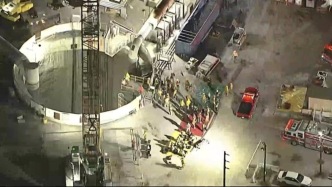 美国加州一在建隧道坍塌，至少造成15人被困