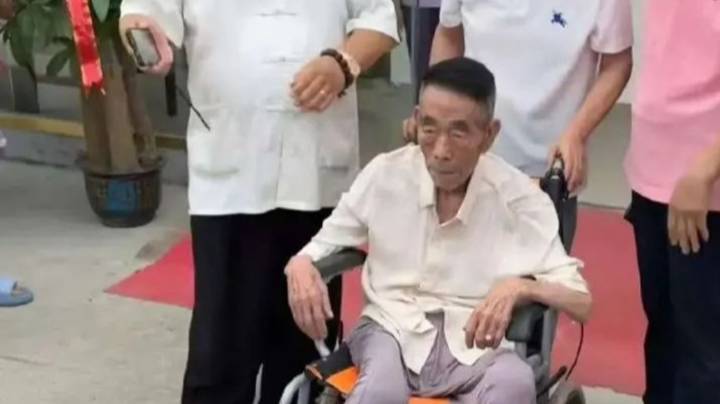 杨少华剪彩饭店停业一个月？抖音：饭店账号系仿冒，已无限期封禁