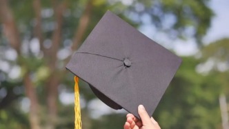 世界需要多少个博士学位？博士毕业生的数量远超过学术界的职位