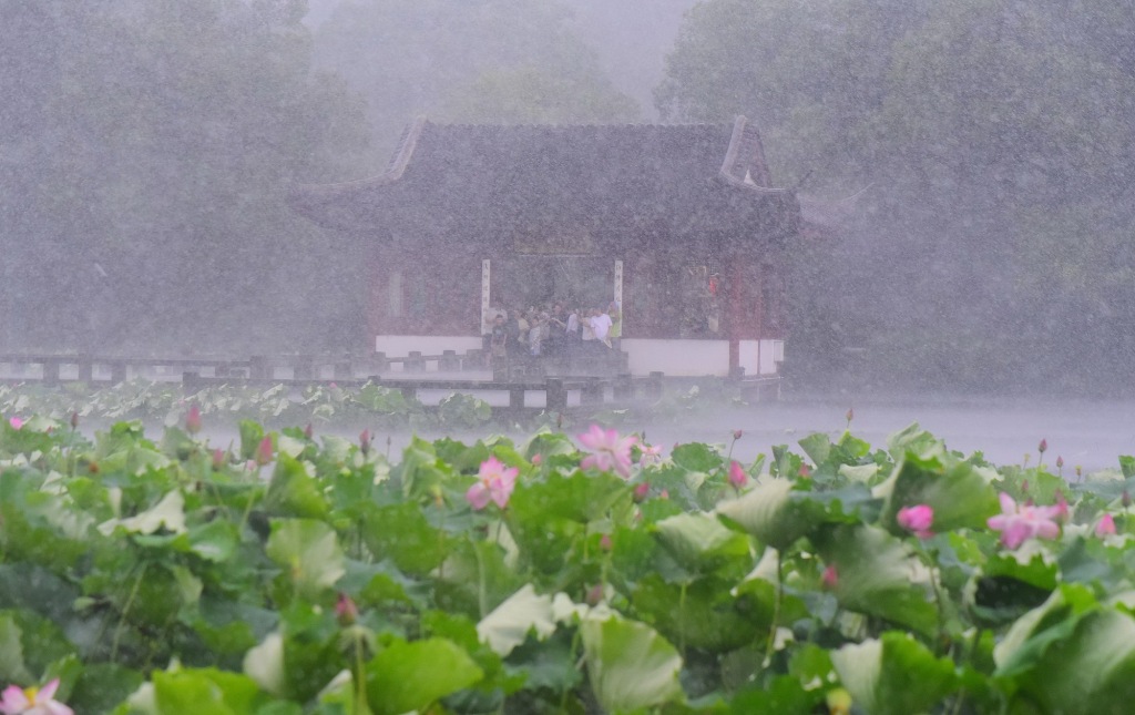 城事｜广东等14省区市仍有强降雨，未来一周北方暑热升级