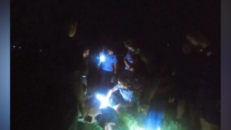 男子漂在河面家属以为溺亡，法医发现一息尚存将其救回