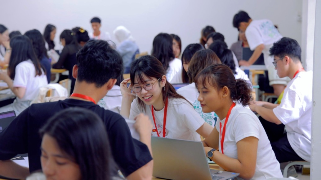 當(dāng)“AI賦能”遭遇“沒電沒網(wǎng)”，6國(guó)學(xué)生這樣“落地”創(chuàng)新