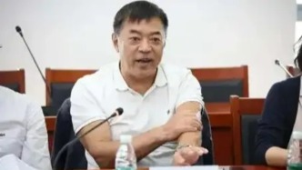 在珠海市公安局局长等职上，张强非法收受他人财物，数额特别巨大