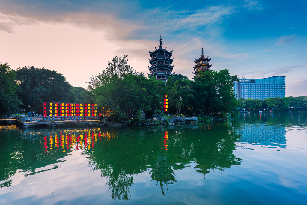 桂林旅游：上半年预计盈利800万元，同比扭亏为盈