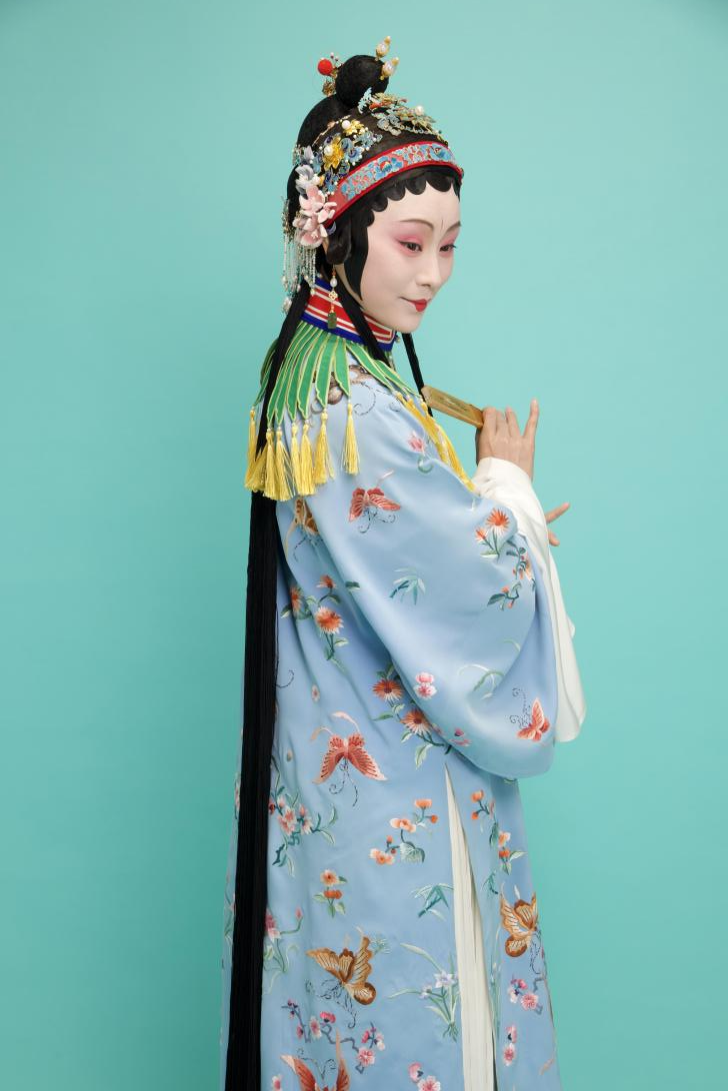非遗工艺、宫廷美学与当代舞美，共聚在昆曲《游园·惊梦》