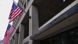 美司法部與FBI傳聞因愛潑斯坦案相互指責(zé)，F(xiàn)BI局長否認(rèn)