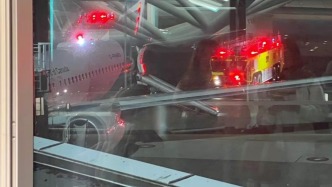 加拿大一架波音737客機發(fā)動機起火