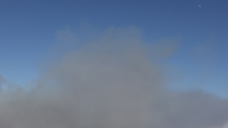 美軍空襲敘利亞東部一民居