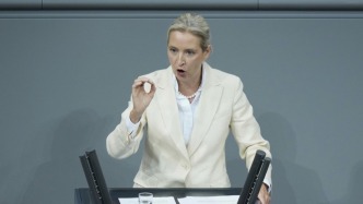 德國選擇黨主席當(dāng)面罵總理默茨：拿納稅人的錢買美國武器援烏