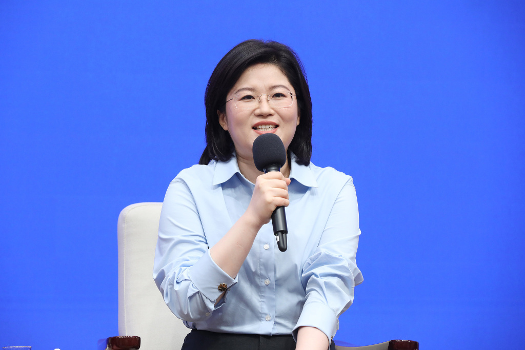 鄂尔多斯集团王臻谈“创二代”：能够和企业共同成长很幸福