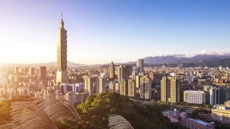 国台办：决不允许有人一边在大陆赚钱，一边支持“台独”分裂活动