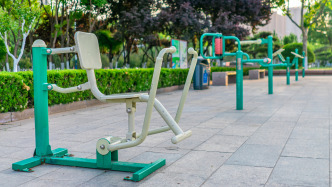 央視曝光河北定州劣質(zhì)室外健身器材，涉案者被采取強(qiáng)制措施