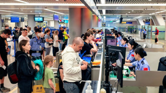 七月上半月，上海空港口岸入境外籍旅客人数较去年同期增35%